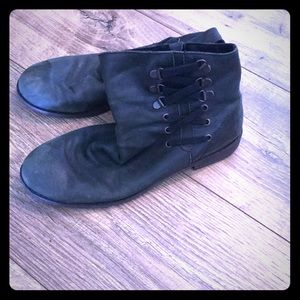 Nine West leather vintage ankle boot.